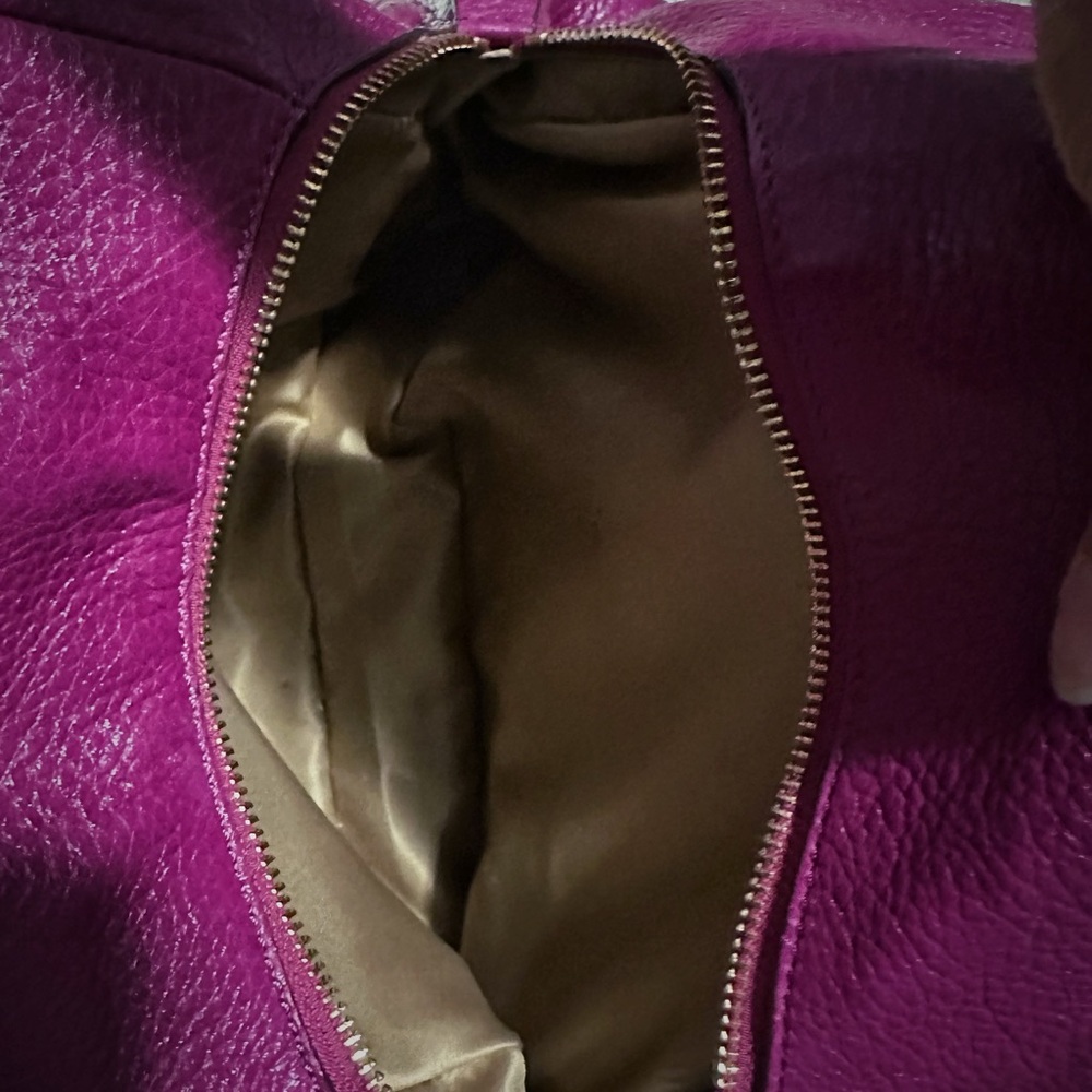 Vintage Coach Pink Hobo Bag with Luxurious Leather and Relaxed Design - Picture 15 of 16